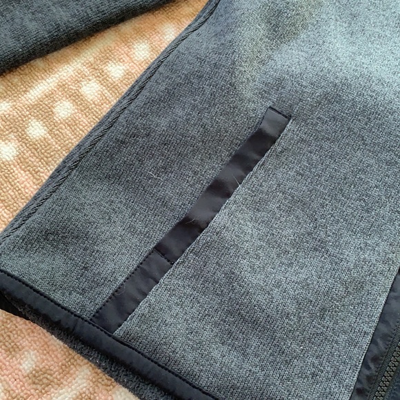 Lululemon grey black trim fleece jacket sz 4 - Picture 4 of 7